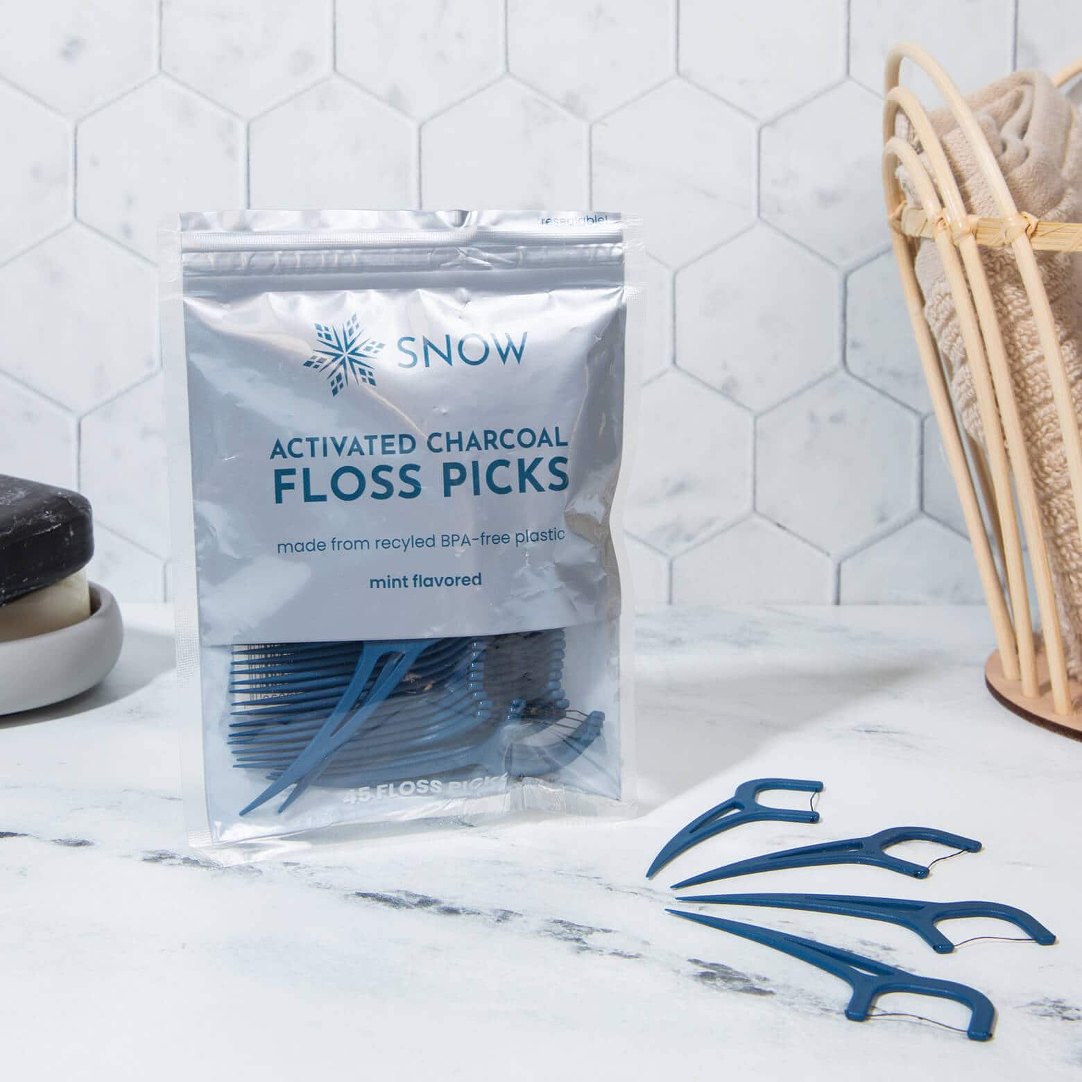 SNOW® Whitening Floss Picks with Activated Charcoal Technology - Thin Yet Strong Fibers That Remove Stains Between Teeth Using Natural Detoxifying Power - Image 4